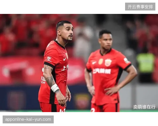 新登陆中超的强力外援凭借身体优势重塑球队前场秩序，成为关键的战术支点